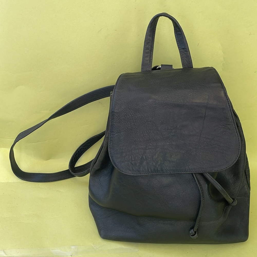 Vintage black/silver distressed leather backpack - Picture 3 of 16